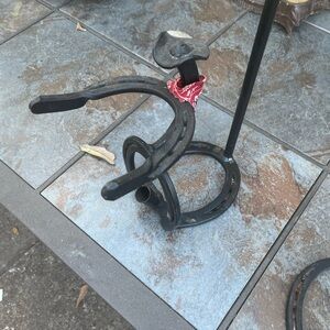 Black Horseshoe Wine Holder paper towel holder